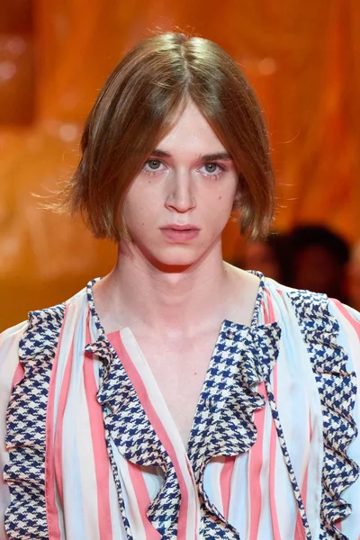 Look 24